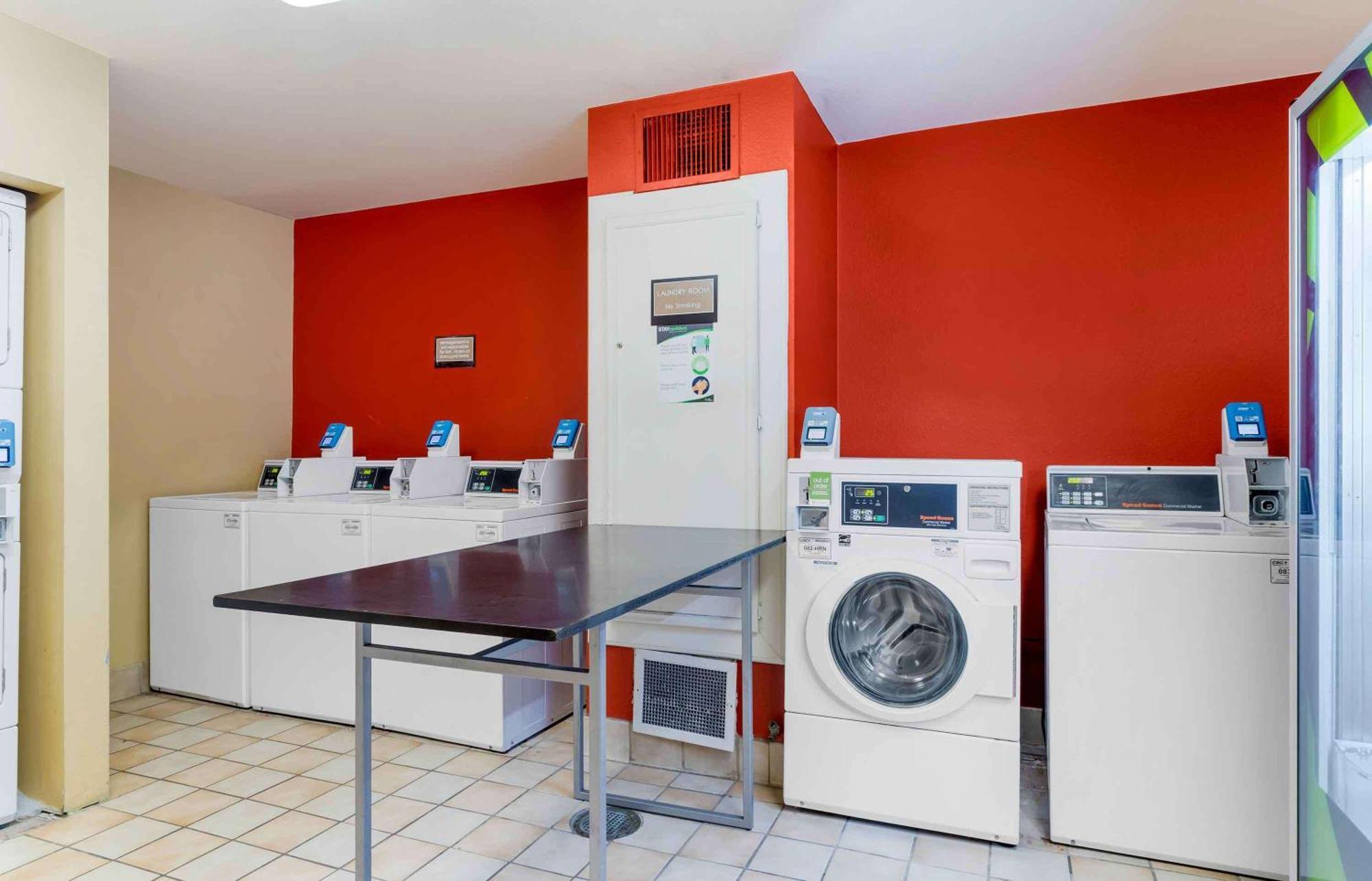 Extended Stay America Suites - Houston - Galleria - Uptown Extérieur photo